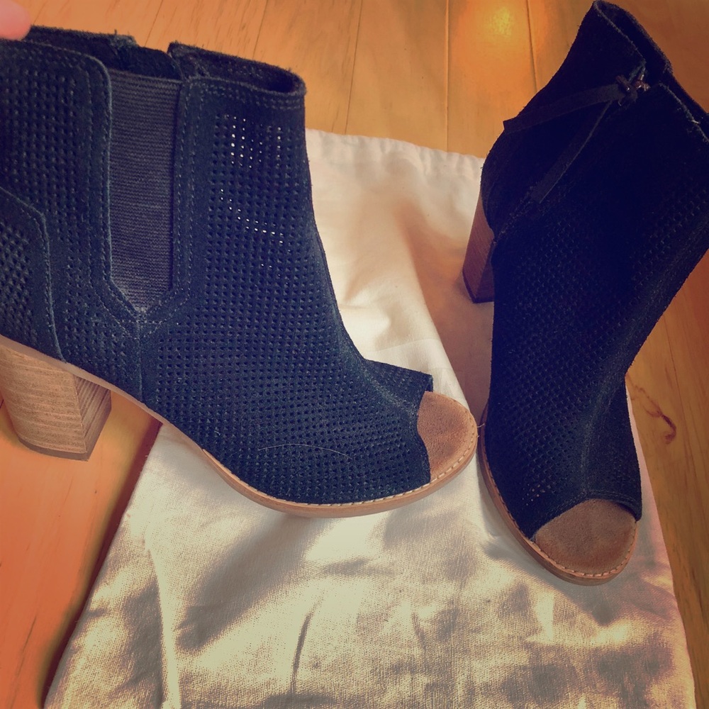 TOM’S Majorca Suede Bootie!